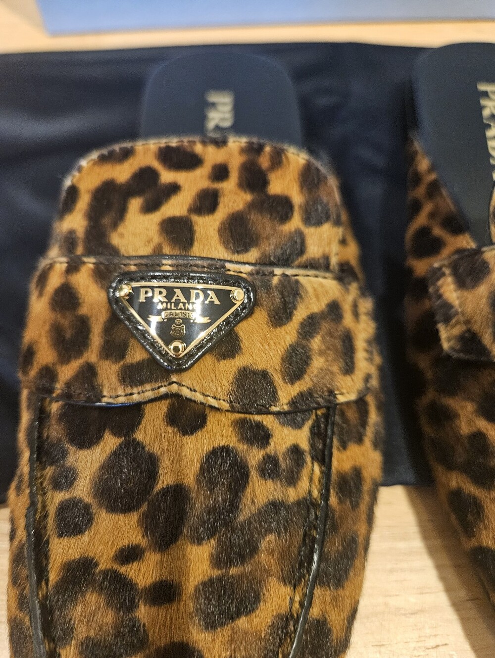 $1320 Prada Women's Leopard-Print Leather Mules Size 36.5 - Picture 3 of 10